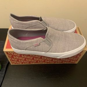 NEW Gray Vans Slip Ons (MNS Sz 7.5)